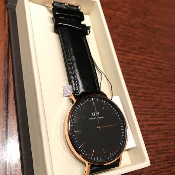 Danielle Wellington classic watch ⌚️ - Picture 5 of 7