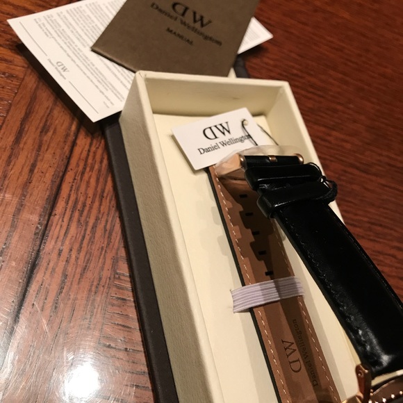 Danielle Wellington classic watch ⌚️ - Picture 6 of 7