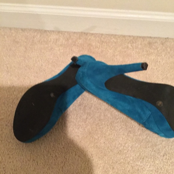 Jessica Simpson heels - Picture 3 of 3