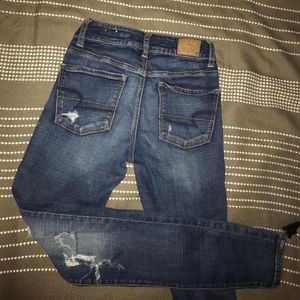 AEO Super Stretch Hi-Rise Jegging Ripped Dark Wash