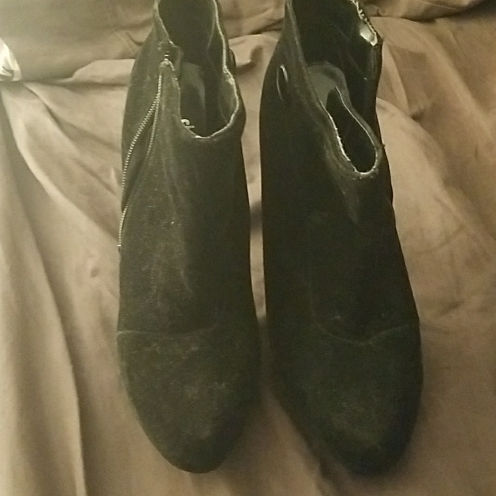 Dress shoes