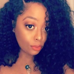 Meet your Posher, Mariel