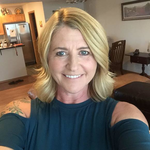 Meet your Posher, Angela - Picture 3 of 3