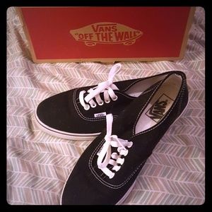 9.5 Womens/8 in MensBlack Vans