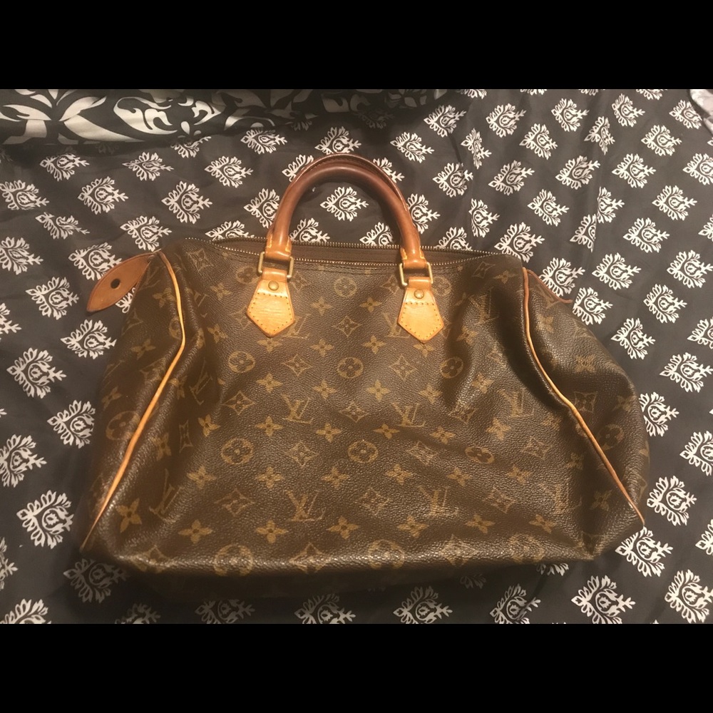 LOUIS VUITTON Speedy 30