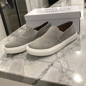 Steve Madden Zarayy Light Grey Slip-on size 7 Shoe