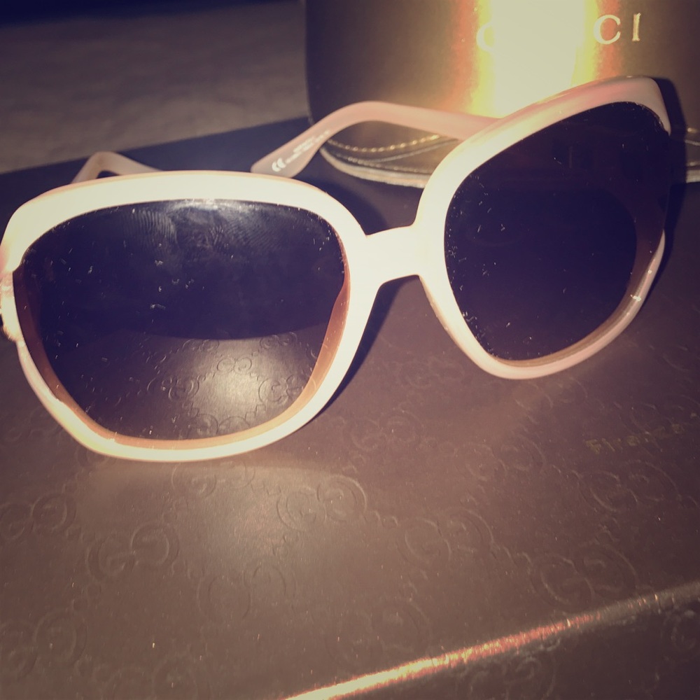 Authentic peach colored Gucci Sunglasses