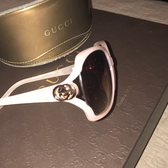 Authentic peach colored Gucci Sunglasses - Picture 2 of 4