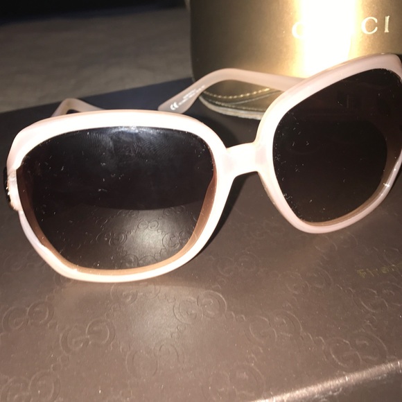 Authentic peach colored Gucci Sunglasses - Picture 3 of 4