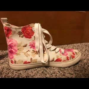 Aeropostale high top shoes