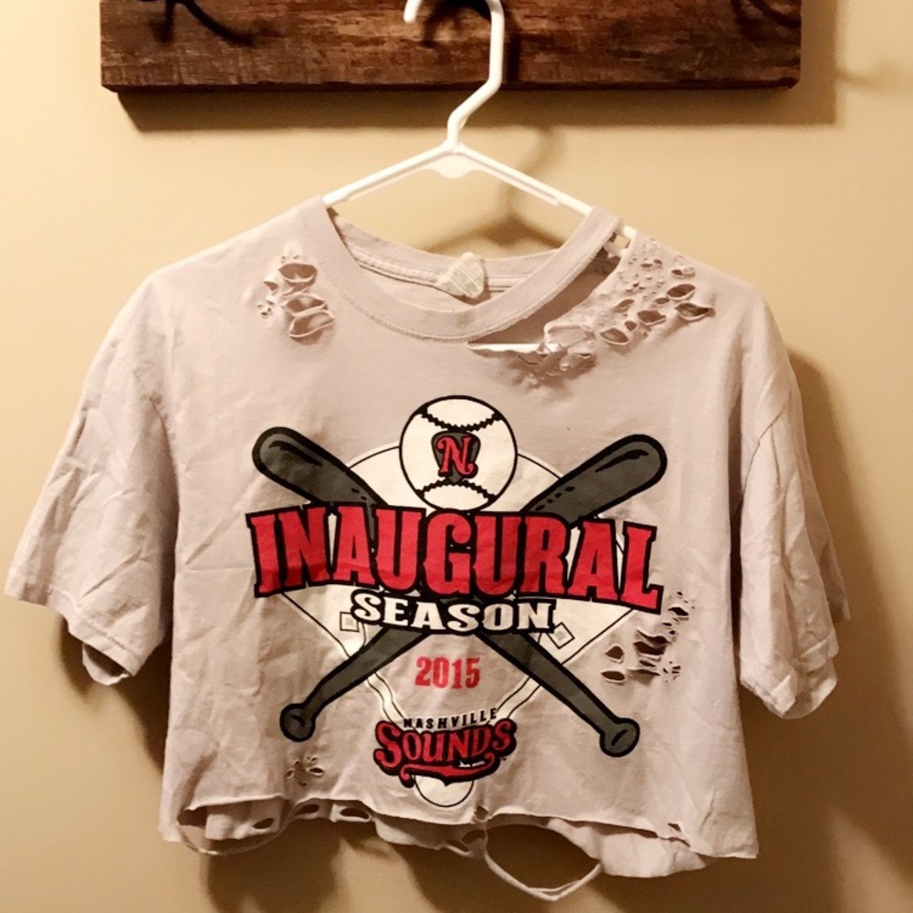 Trendy cut ✂️ up Nashville Sounds tshirt ⚾️