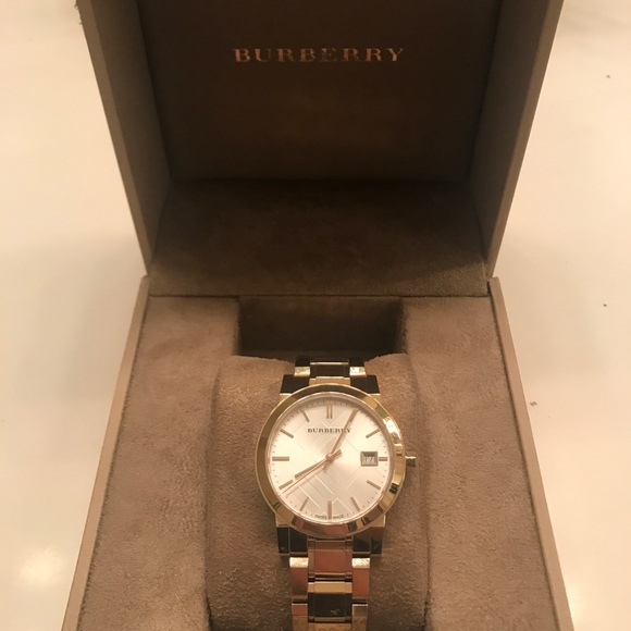 Women's Burberry watch. - Picture 2 of 6