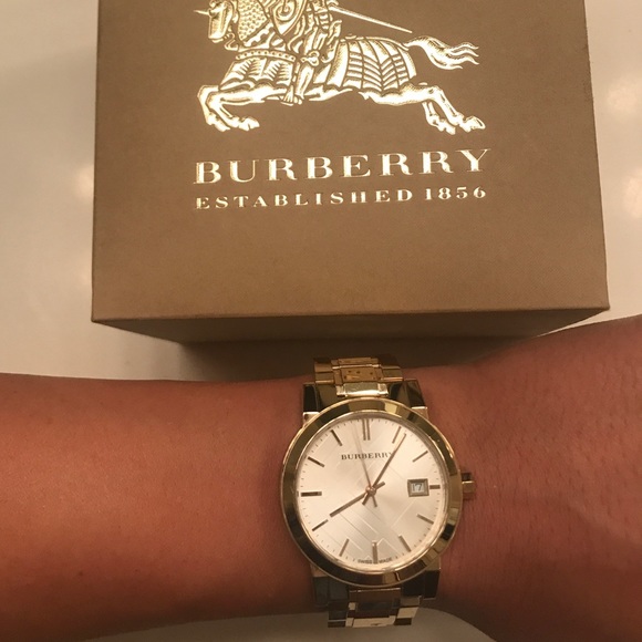 Women's Burberry watch. - Picture 5 of 6