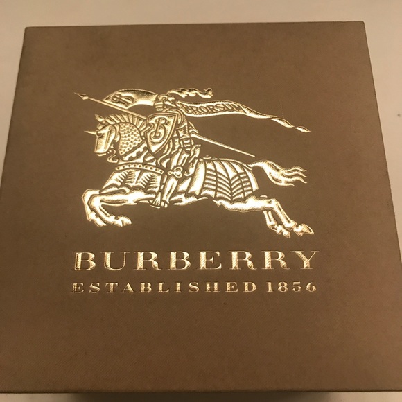 Women's Burberry watch. - Picture 6 of 6