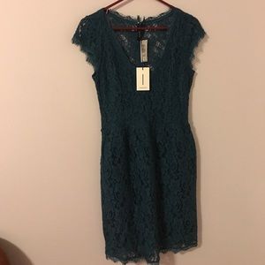 Aritzia Babaton NWOT size 6 dress