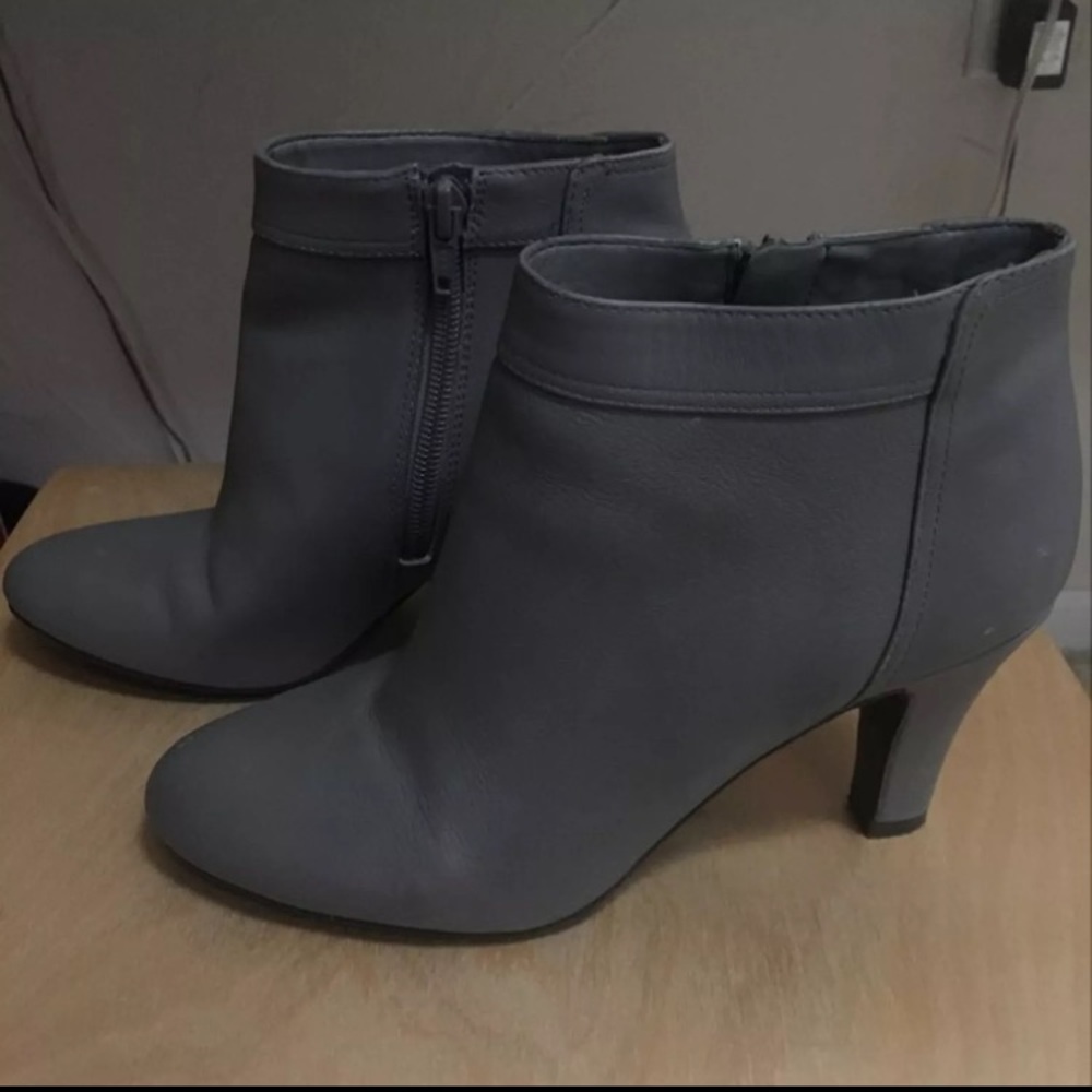 Banana republic gray ankle booties