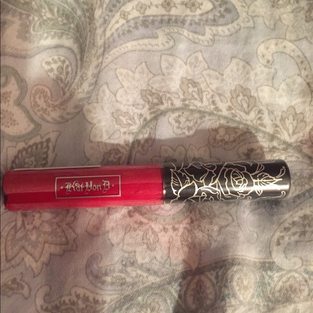 Kat Von D Santa Sange everlasting lipstick