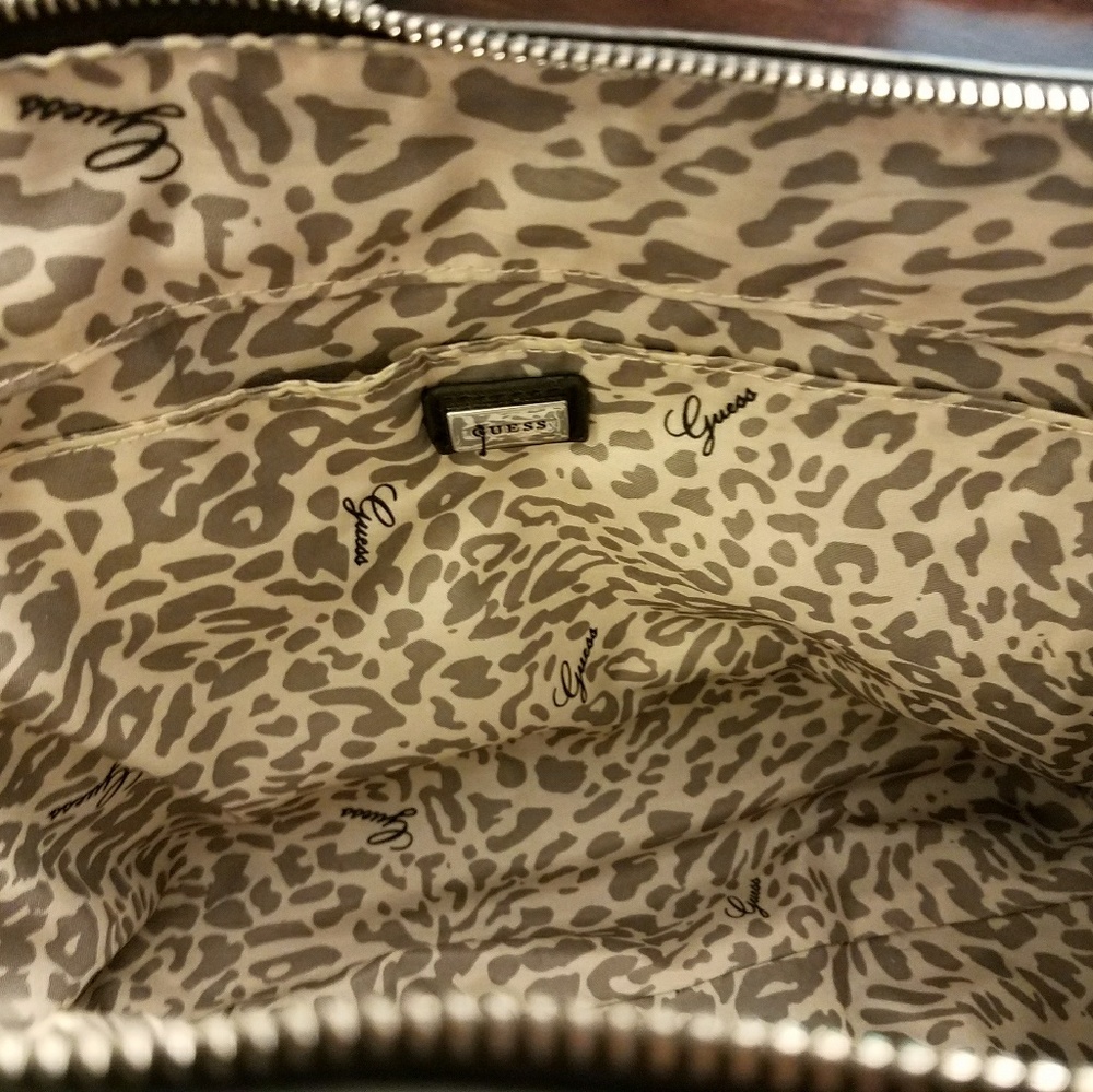 Guess - Picture 5 of 5