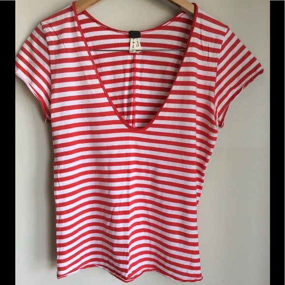 We The Free  |  V-neck Top! - Picture 4 of 8