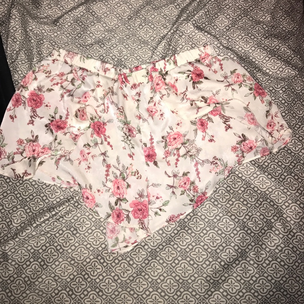 Ruffle pants