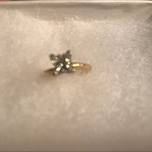 Princess cut diamond solitaire ring