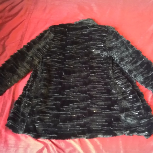 😺Stunning Black Faux Fur Jacket With Sequins - Picture 6 of 7