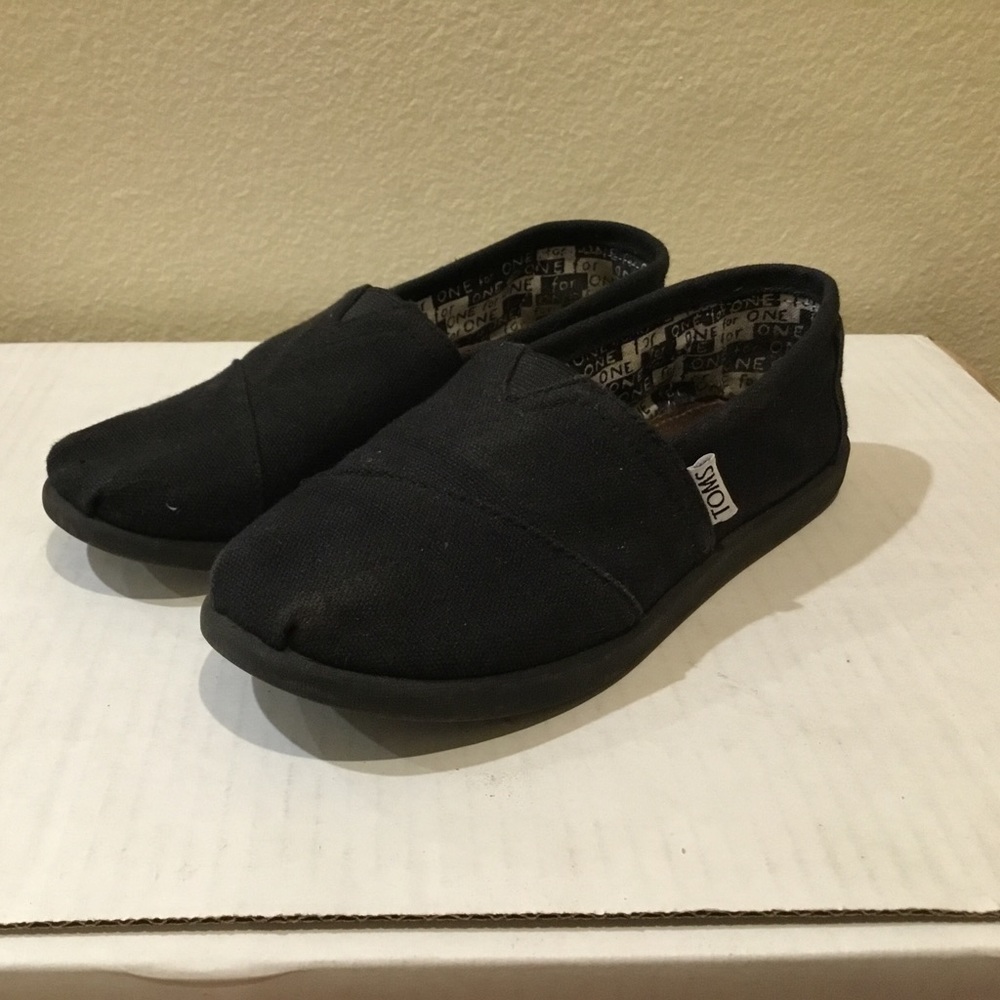 Black Toms shoes