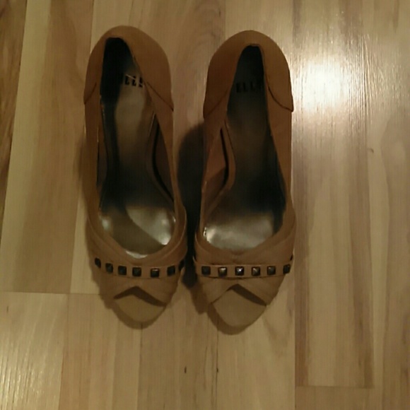 Stylish Studded Heals - Picture 3 of 3