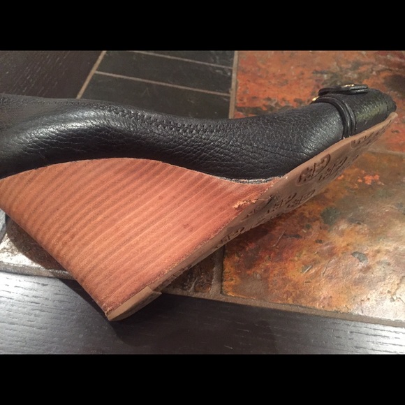 Tory Burch Carnell Women Peep Toe Leather Wedge - Picture 3 of 8