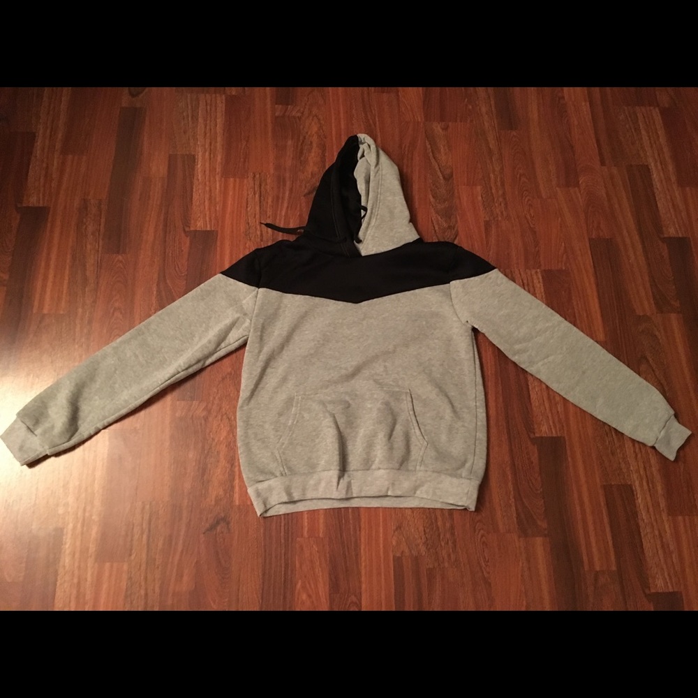 Tonsee Sweatshirt