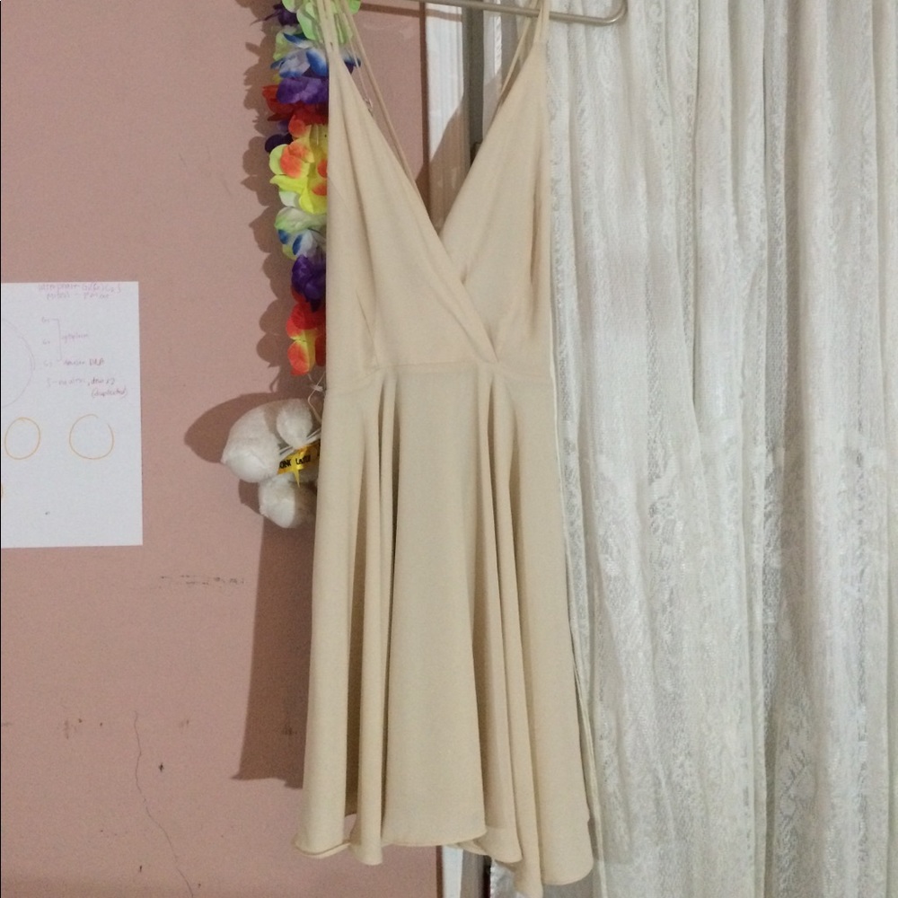 BEAUTIFUL DRESS!