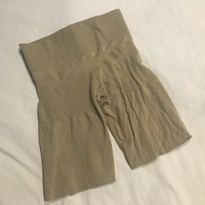 LOVE YOUR ASSETS by SPANX Shapewear Panty XL