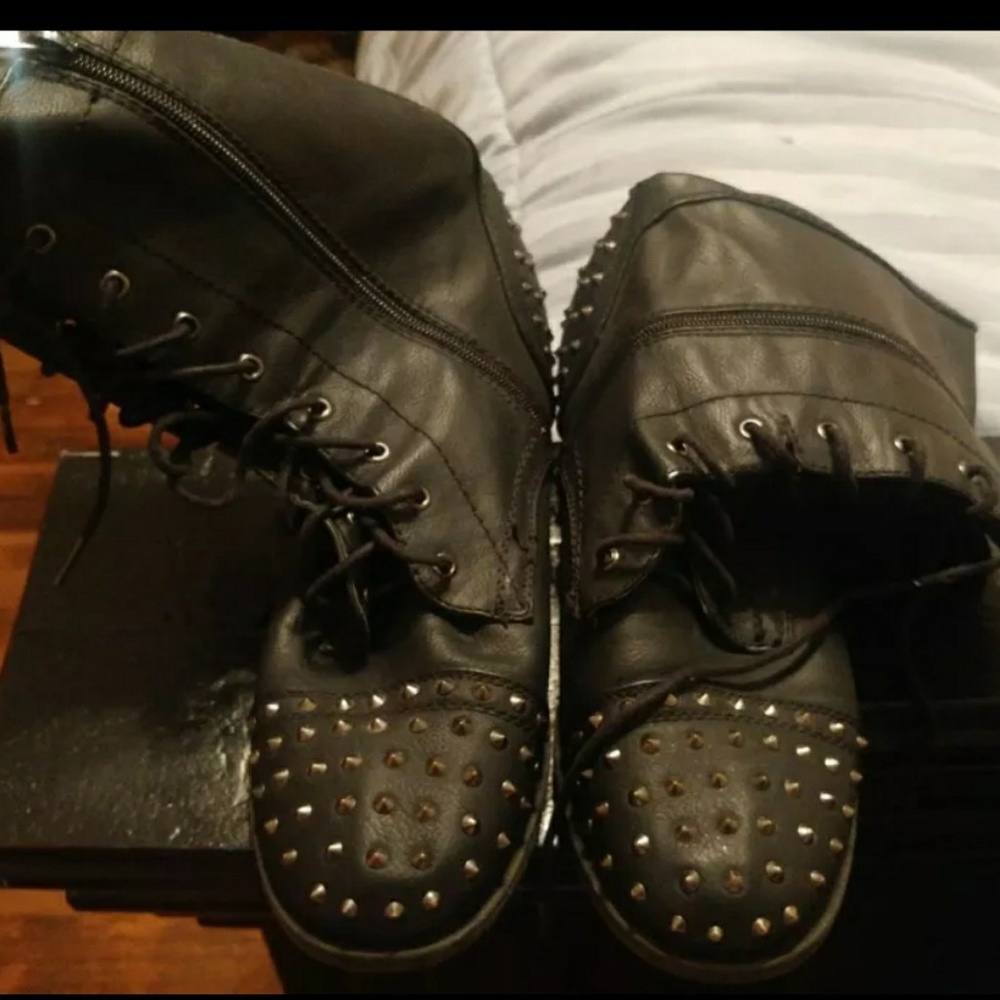 Black boots