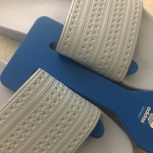 ADIDAS ADILETTE BLUE SLIDES - Picture 4 of 6