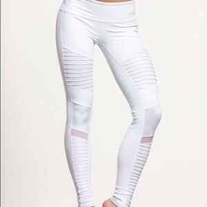 White Alo Yoga Moto Leggings