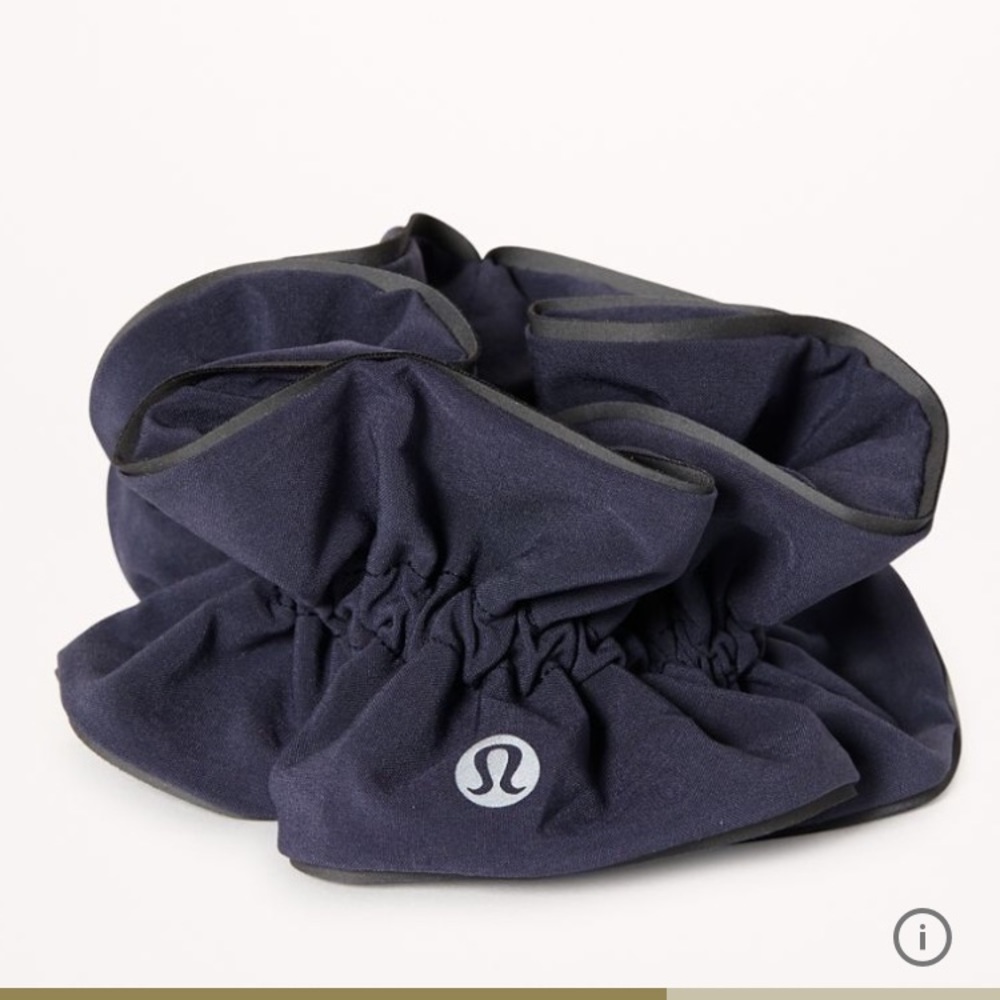 Lululemon Light Locks Scrunchie