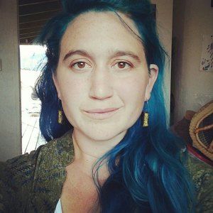 Meet your Posher, Holly