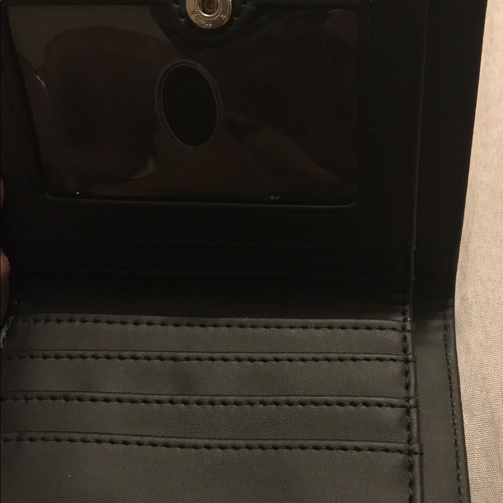 Guess Mini Wallet - Picture 4 of 4