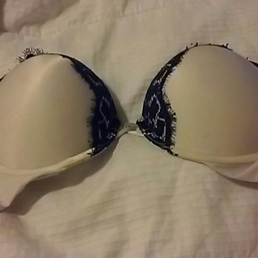 VS bombshell white and black lace sexy bra