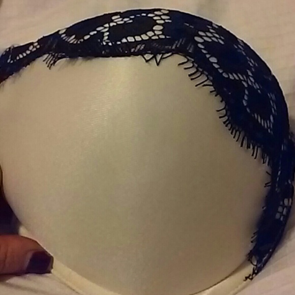 VS bombshell white and black lace sexy bra - Picture 2 of 4