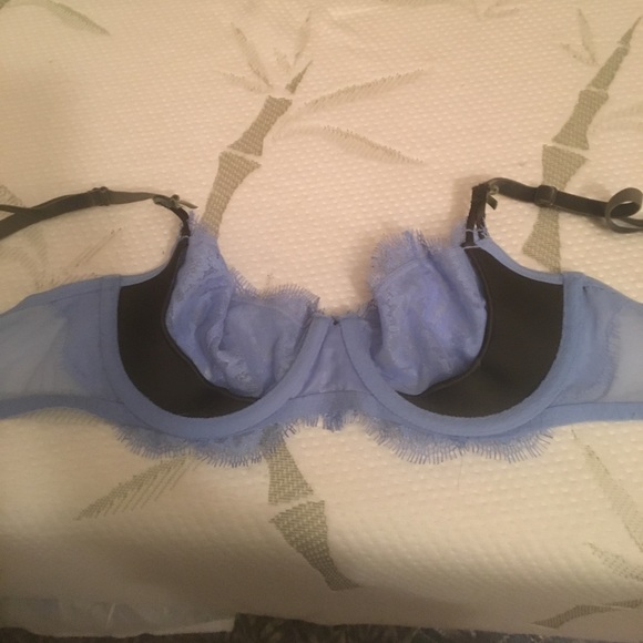 no-padding lace blue bra - Picture 2 of 3