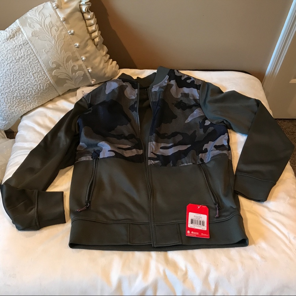 NORTH FACE bomber jacket, thick lined. Army print