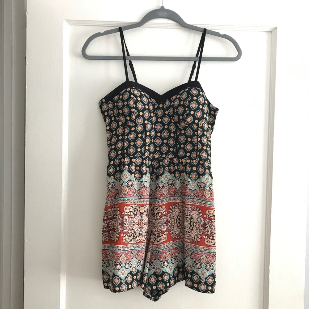 Patterned Romper with POCKETS!