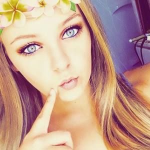 Meet your Posher, Zandi