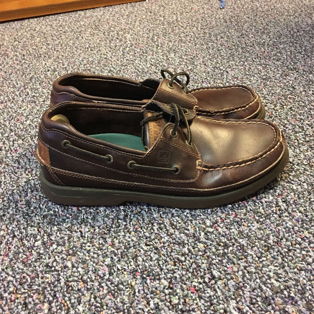 Size 9 Sperrys