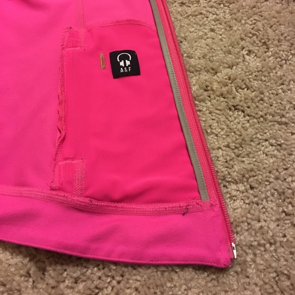 🔥SALE!🔥ABERCROMBIE & FITCH work out jacket - Picture 8 of 8