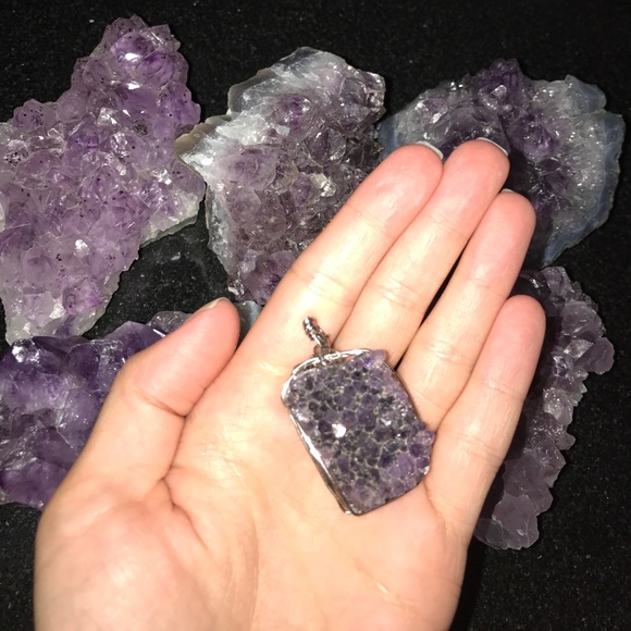 CRYSTAL AMETHYST NECKLACE🌛 - Picture 3 of 5