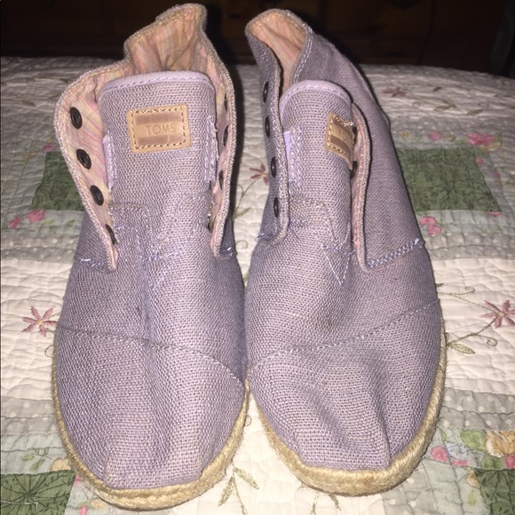 Toms Shoes - Nice only been worn a couple times toms