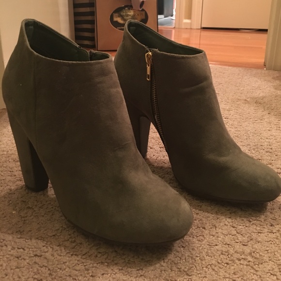 ✨Suede Booties ✨ - Picture 2 of 5