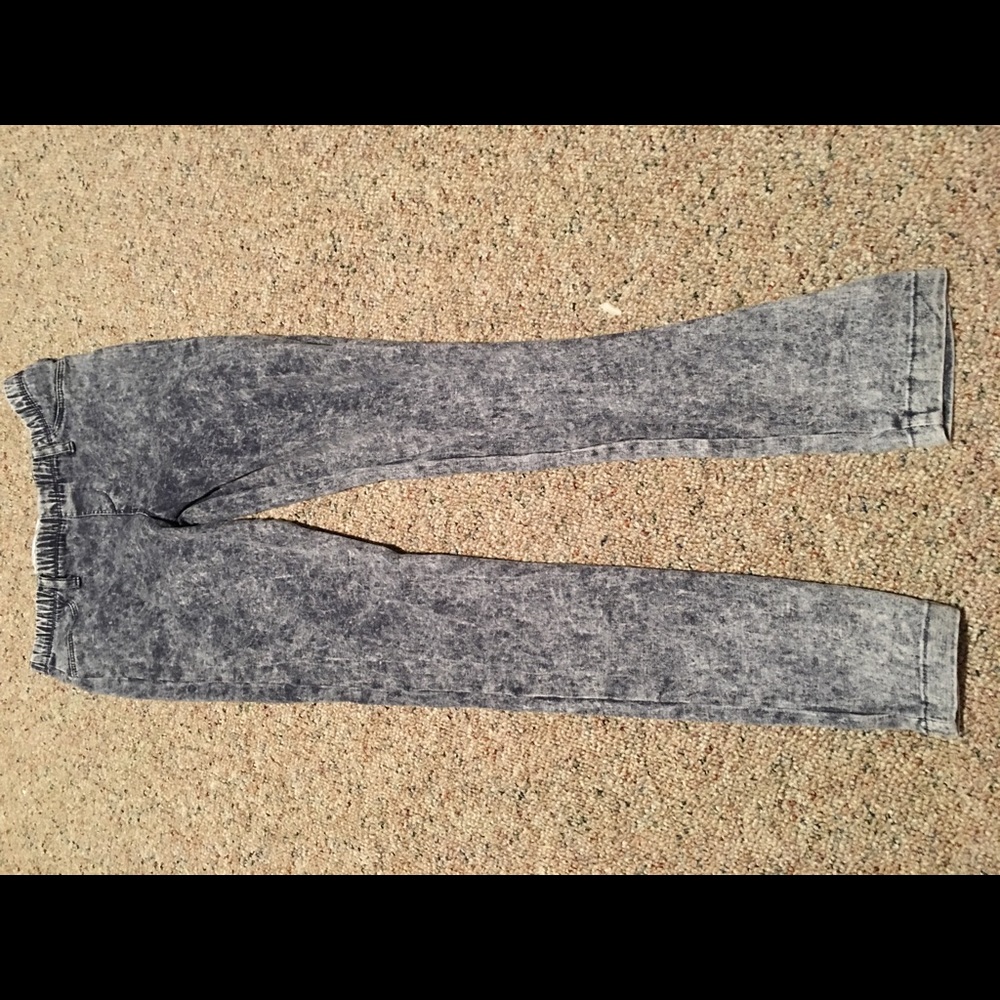 Acid wash jeggings